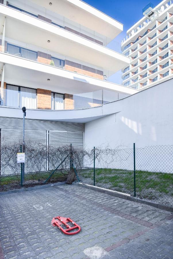 Apartamenty Promenada Z Tarasem I Parkingiem - Apartamenty Na Wyspie Свиноуйсьце Экстерьер фото