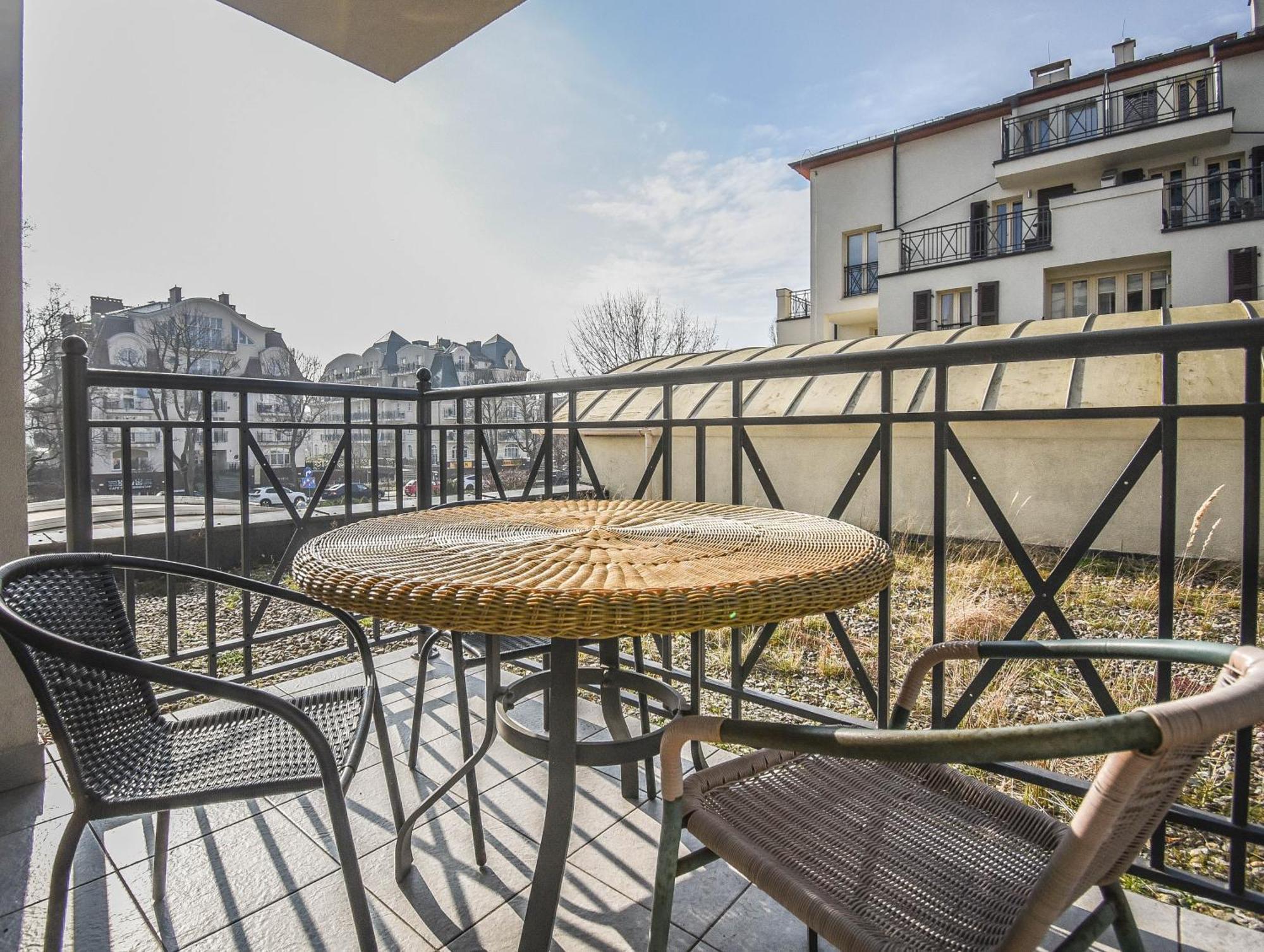 Apartamenty Promenada Z Tarasem I Parkingiem - Apartamenty Na Wyspie Свиноуйсьце Экстерьер фото