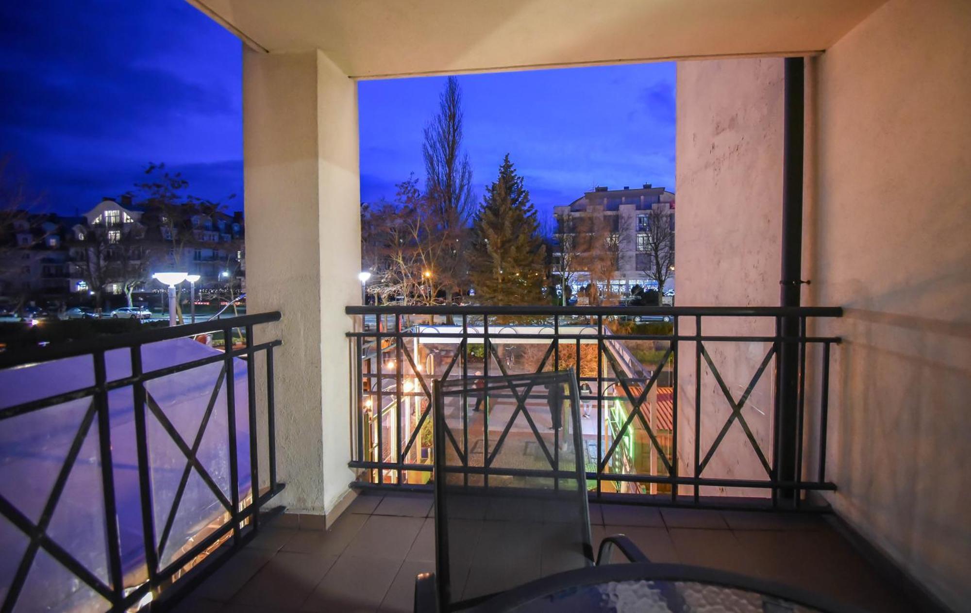 Apartamenty Promenada Z Tarasem I Parkingiem - Apartamenty Na Wyspie Свиноуйсьце Экстерьер фото